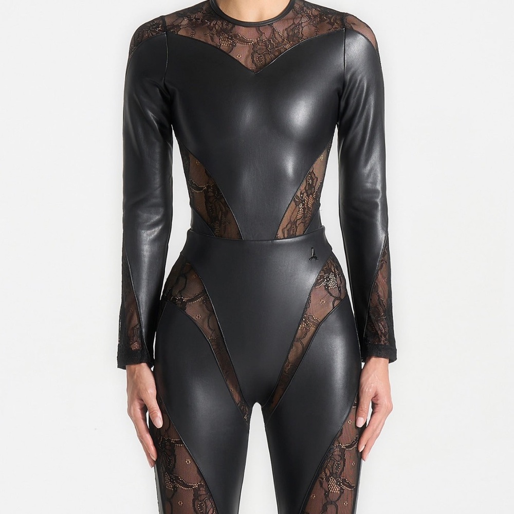 Manière de Voir Two piece set